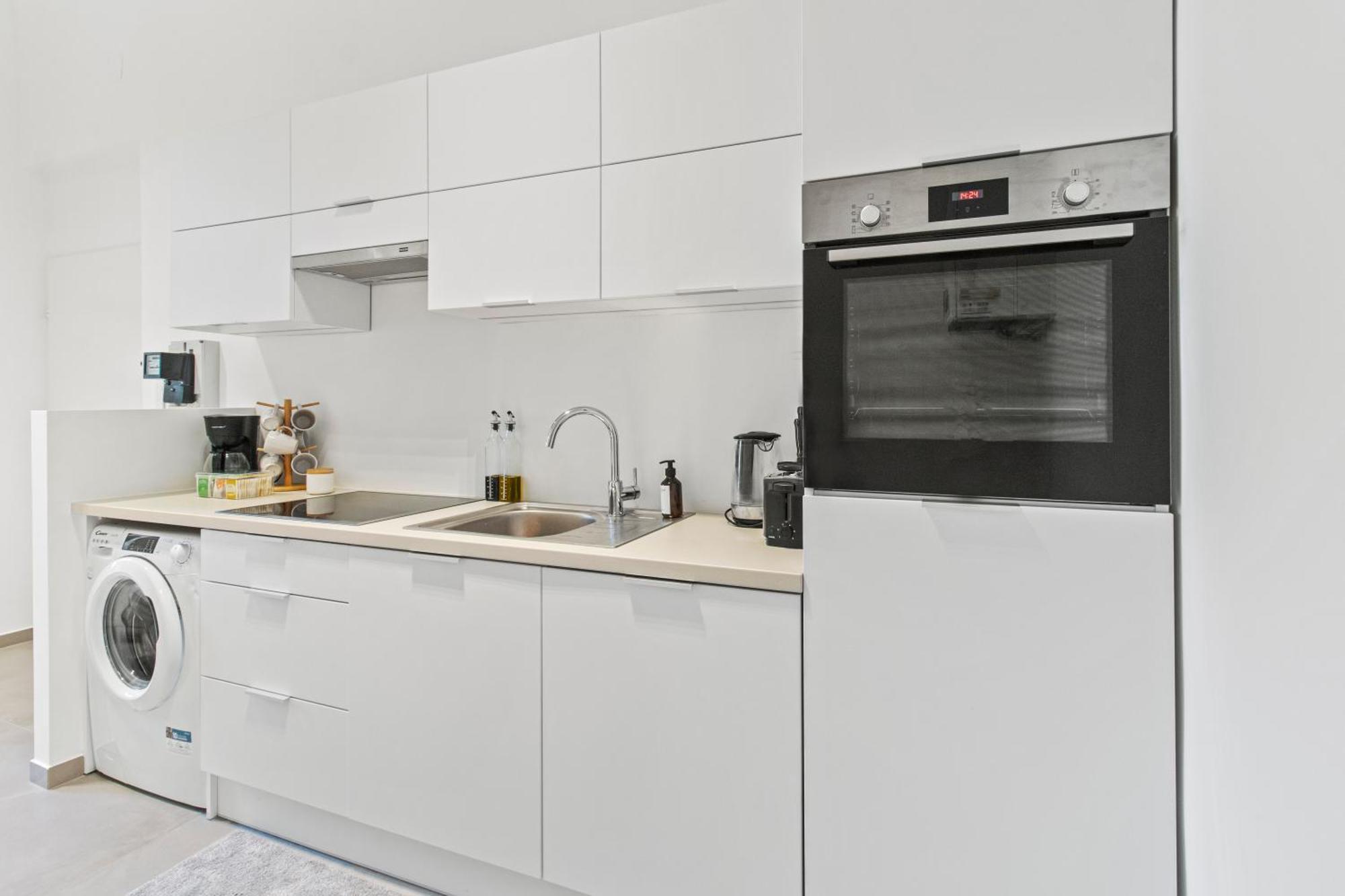 Balcony Apartment, 4 Min To U3 Zipperer Strasse Appartement *