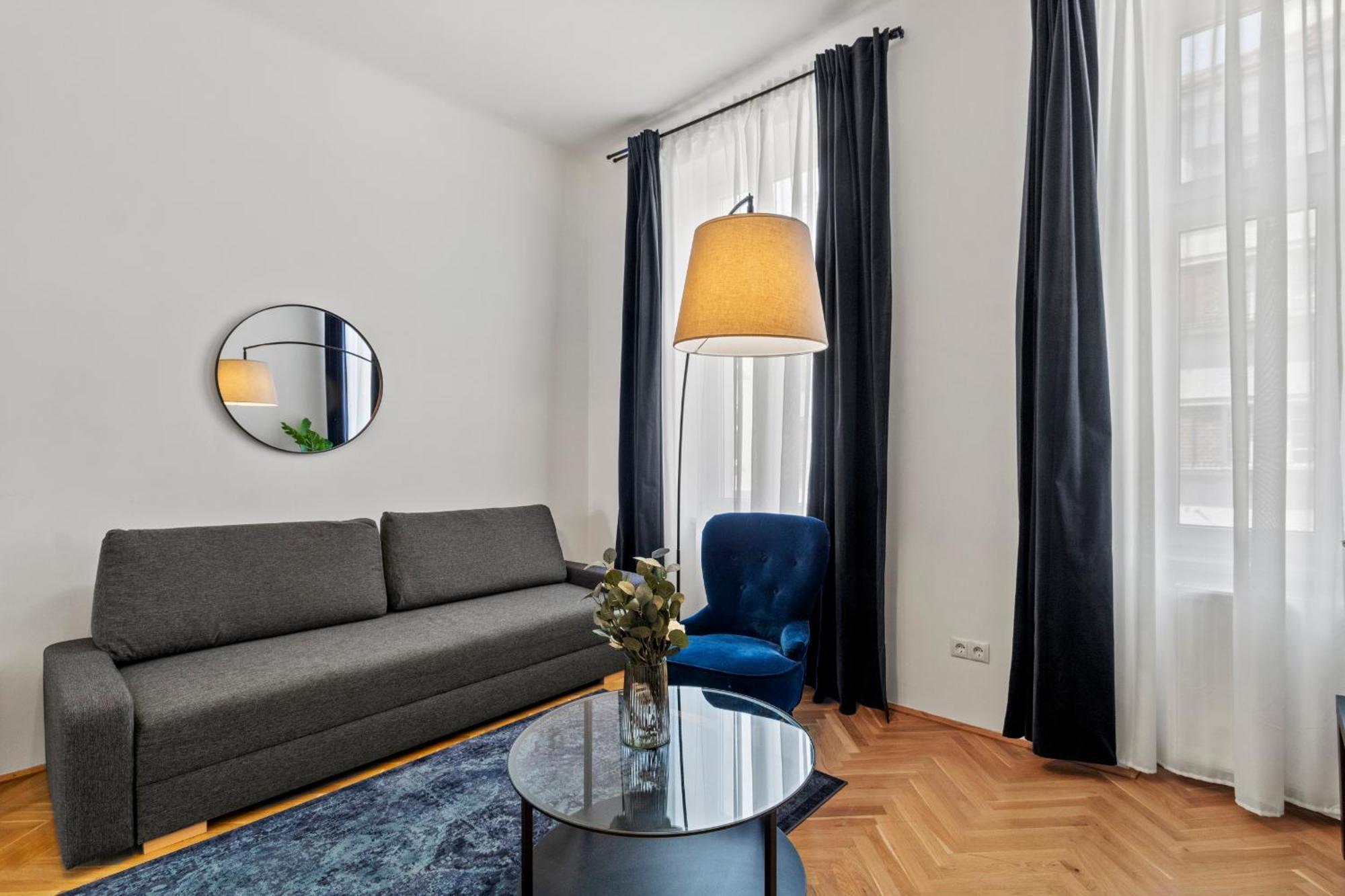 Balcony Apartment, 4 Min To U3 Zipperer Strasse Appartement