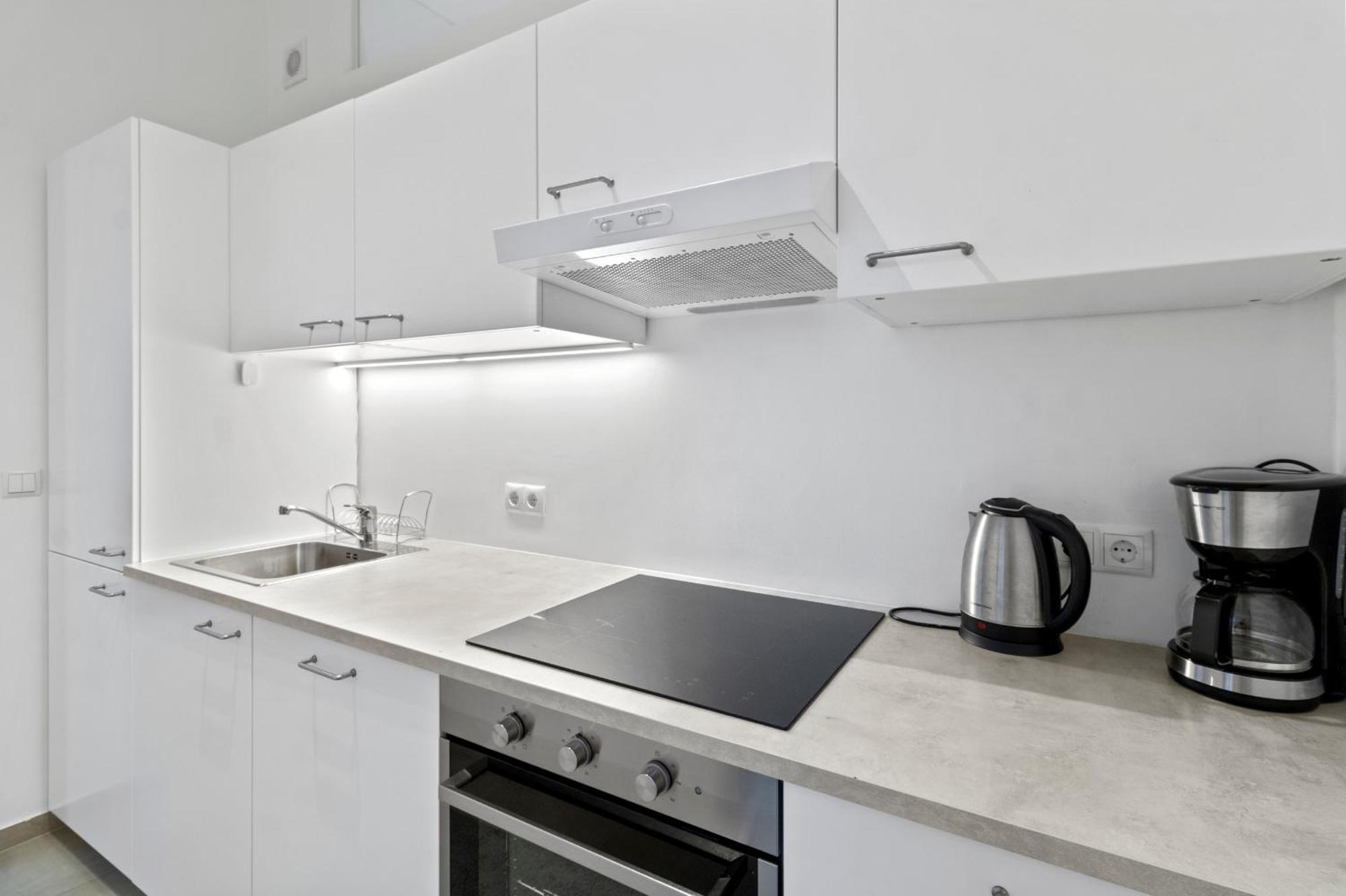 Balcony Apartment, 4 Min To U3 Zipperer Strasse Appartement Wenen