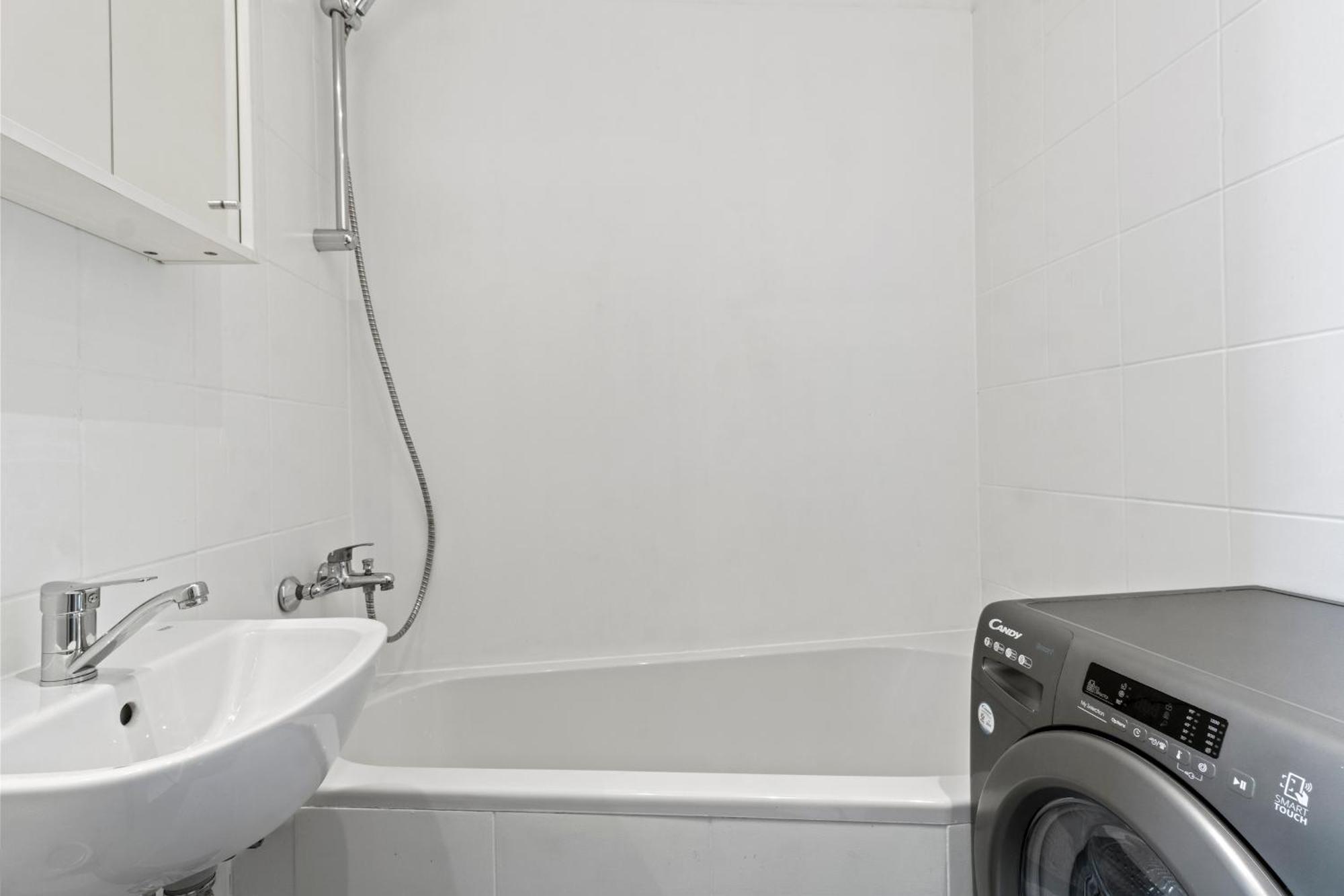 Balcony Apartment, 4 Min To U3 Zipperer Strasse * Wenen