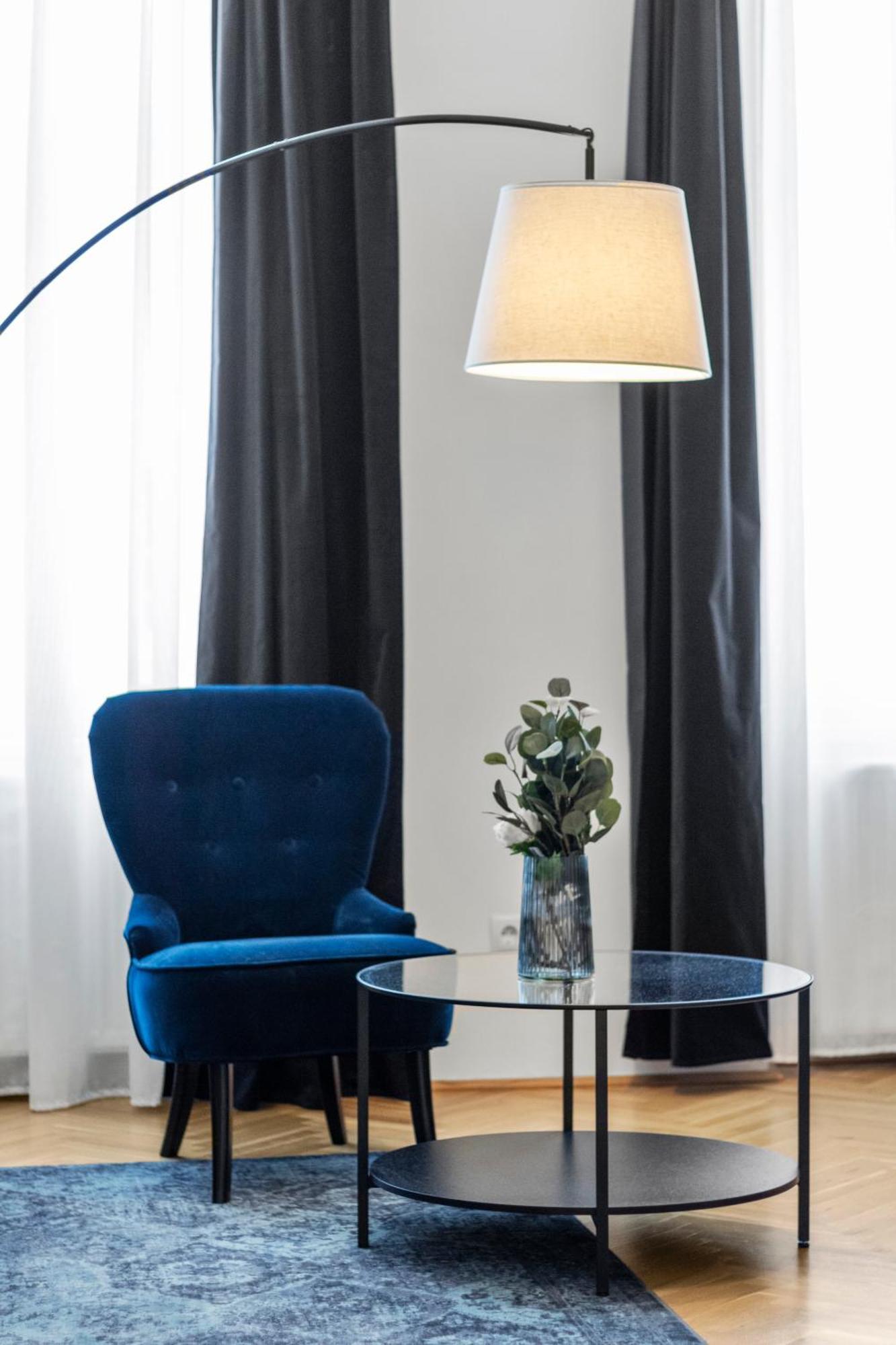 Balcony Apartment, 4 Min To U3 Zipperer Strasse Apartment *
