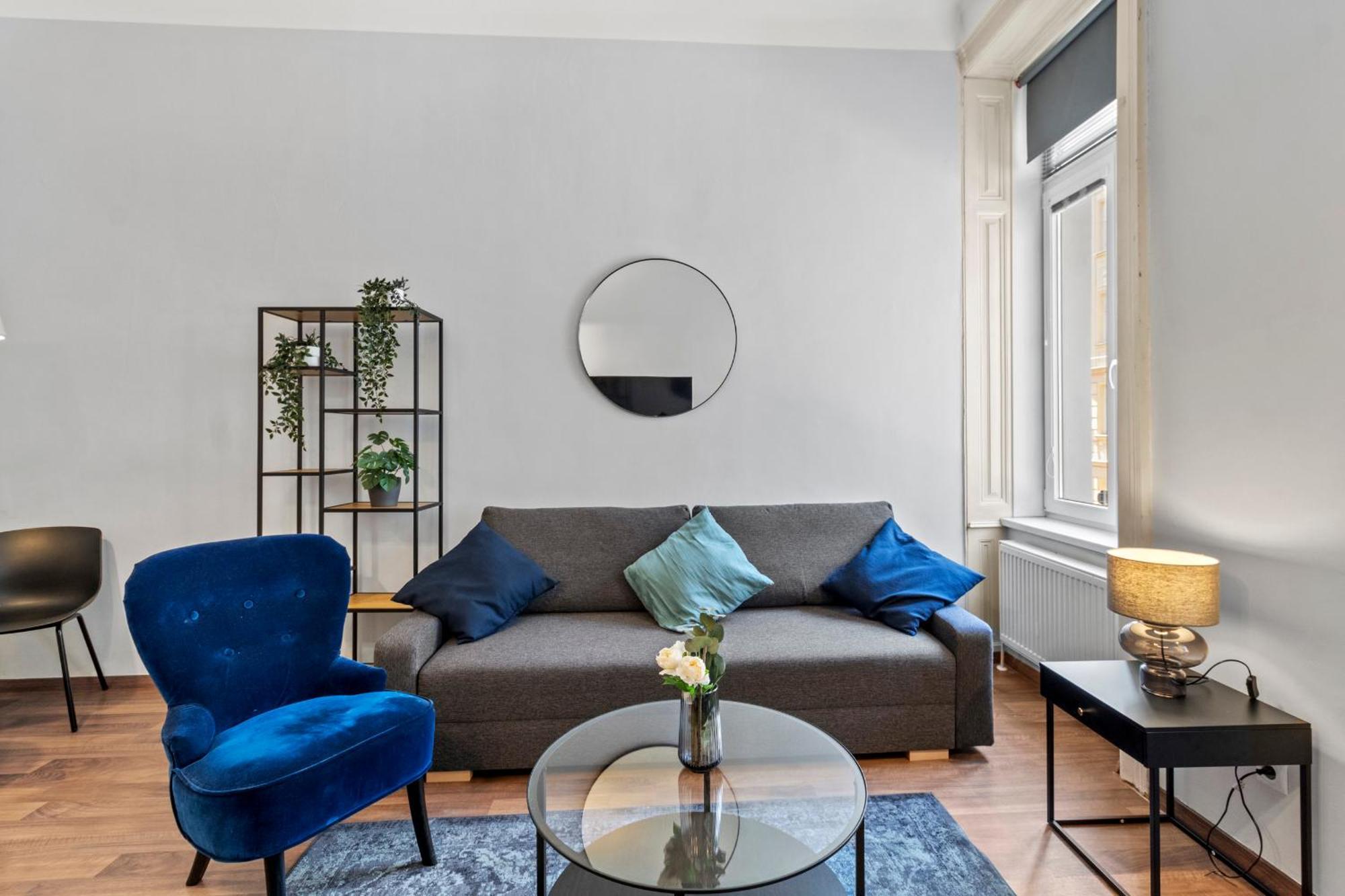 Balcony Apartment, 4 Min To U3 Zipperer Strasse Apartment