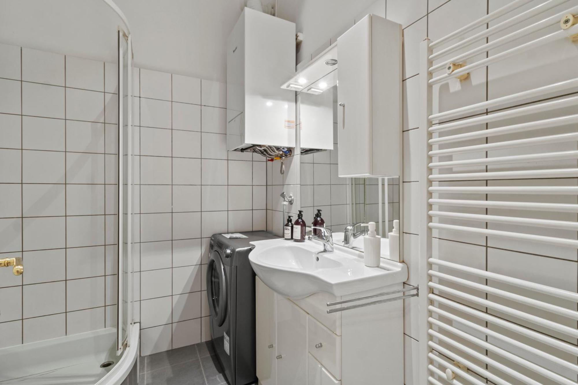 Balcony Apartment, 4 Min To U3 Zipperer Strasse * Wien