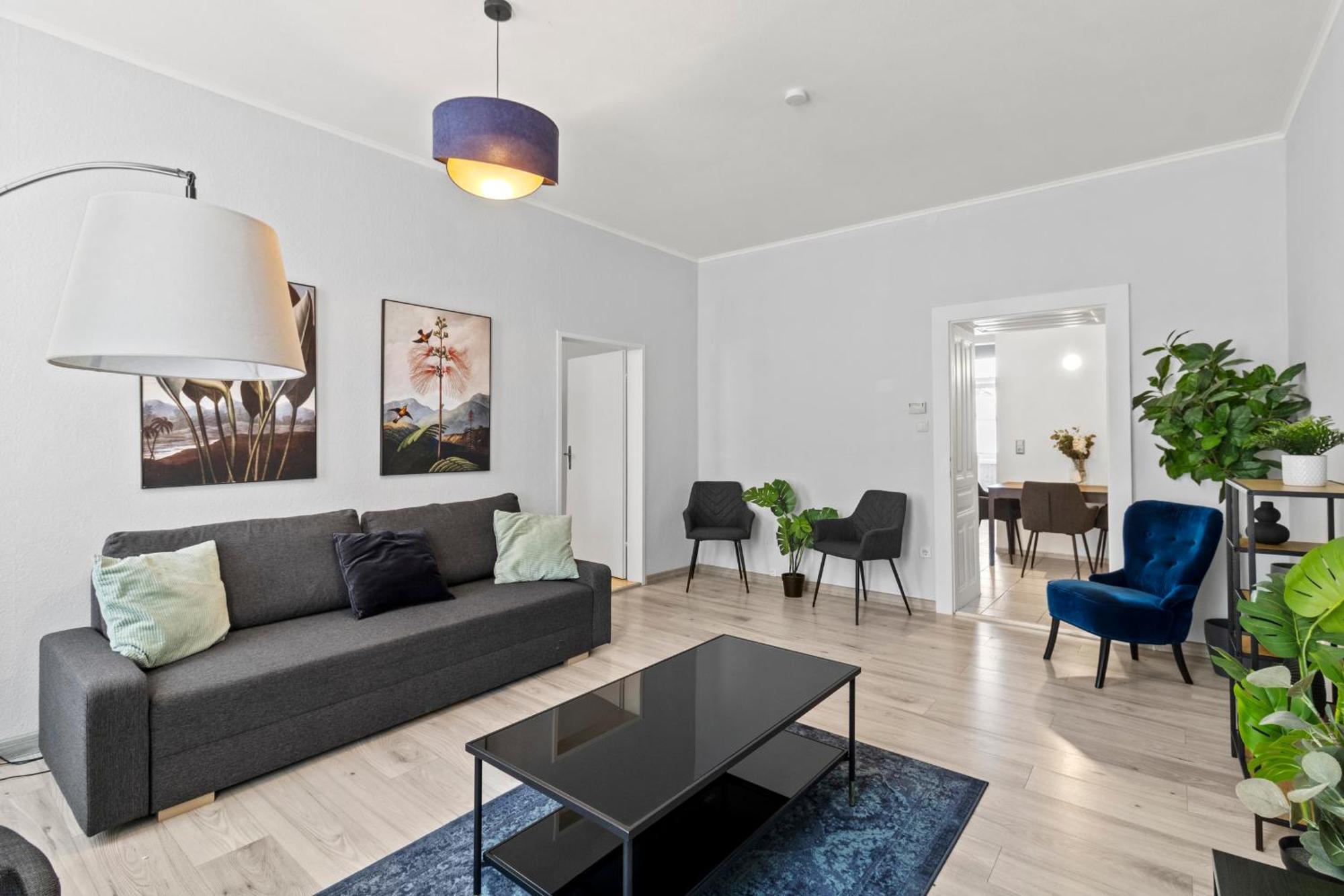 Balcony Apartment, 4 Min To U3 Zipperer Strasse Apartment Wien